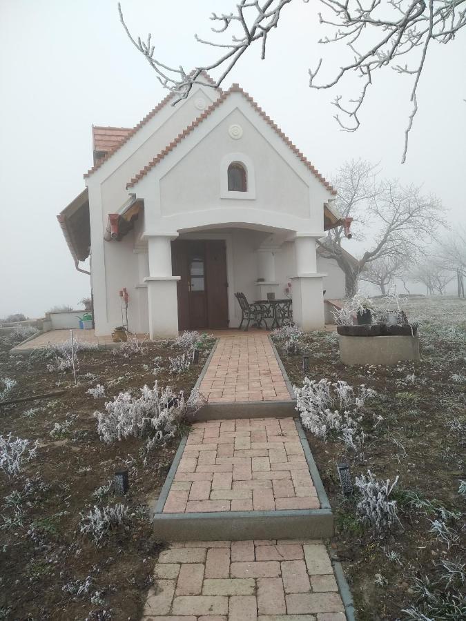 Villa Casa Beata Lesencetomaj Exterior foto